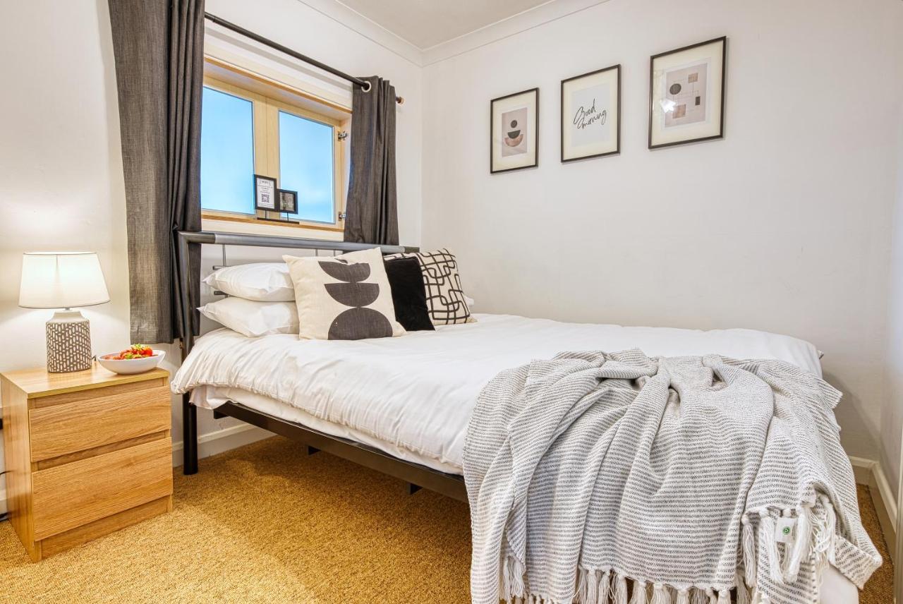 Cosy 3 Bed Apartment In Southam, Sleeps 6 Southam  Exterior photo