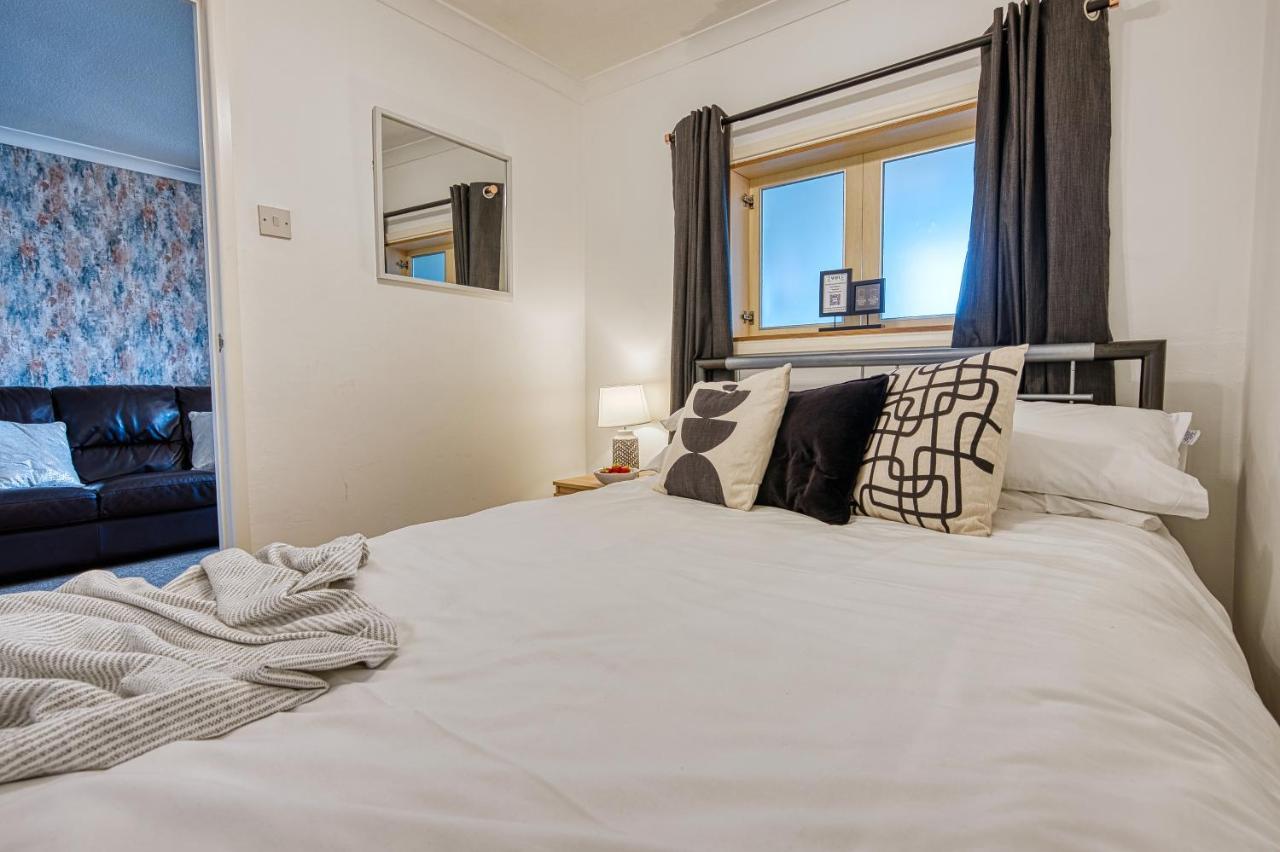 Cosy 3 Bed Apartment In Southam, Sleeps 6 Southam  Exterior photo