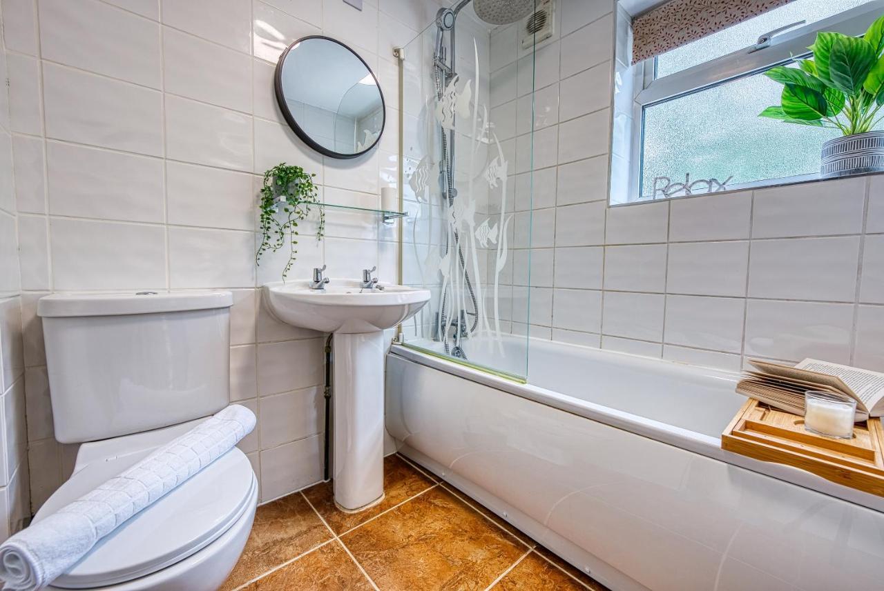 Cosy 3 Bed Apartment In Southam, Sleeps 6 Southam  Exterior photo