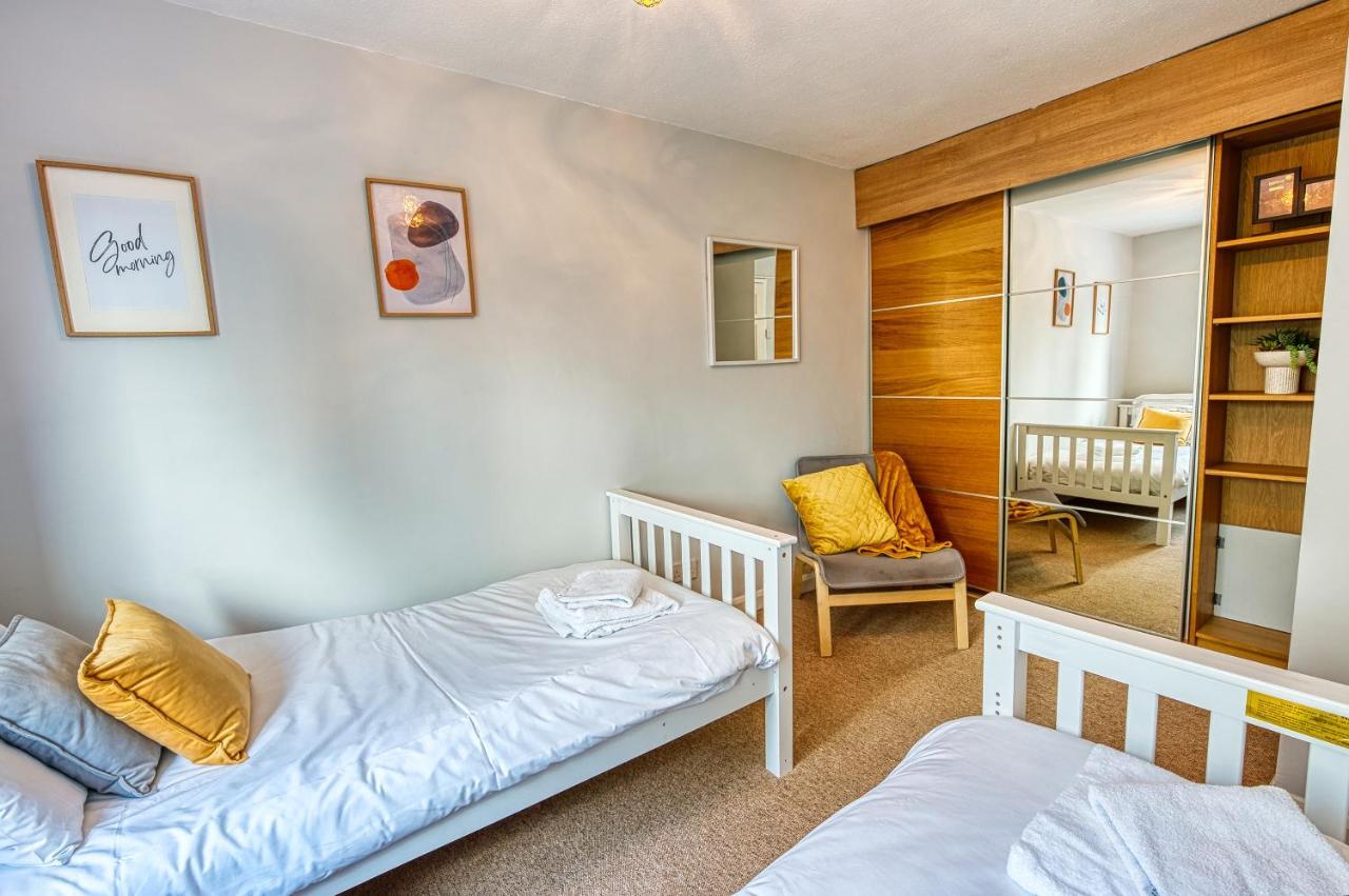 Cosy 3 Bed Apartment In Southam, Sleeps 6 Southam  Exterior photo