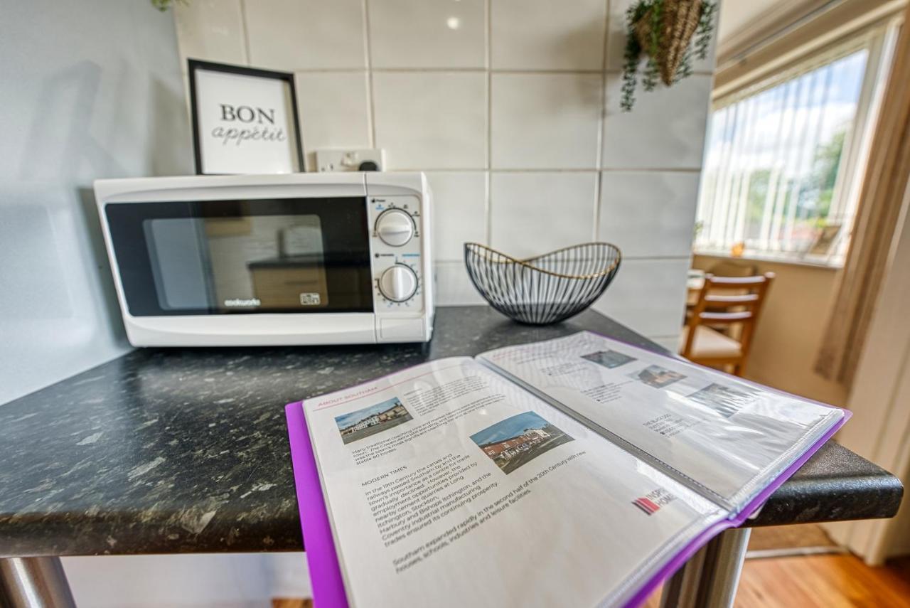 Cosy 3 Bed Apartment In Southam, Sleeps 6 Southam  Exterior photo