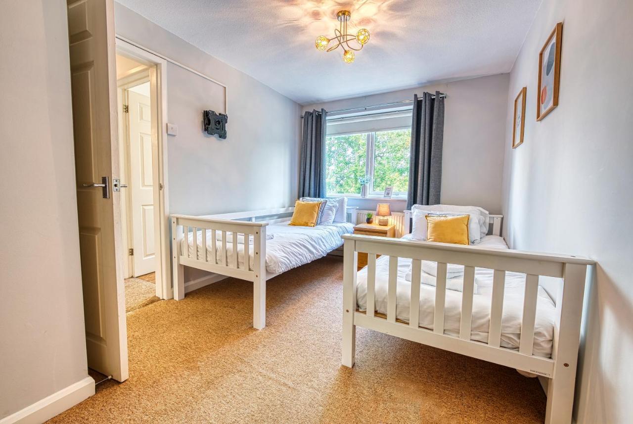 Cosy 3 Bed Apartment In Southam, Sleeps 6 Southam  Exterior photo
